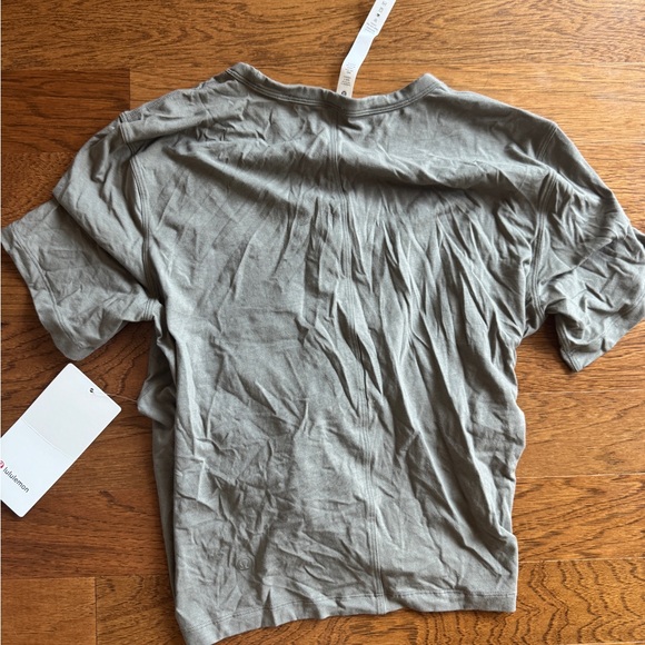 Lululemon Athletica Green Tie Front Short Sleeve Tee - Picture 3 of 3